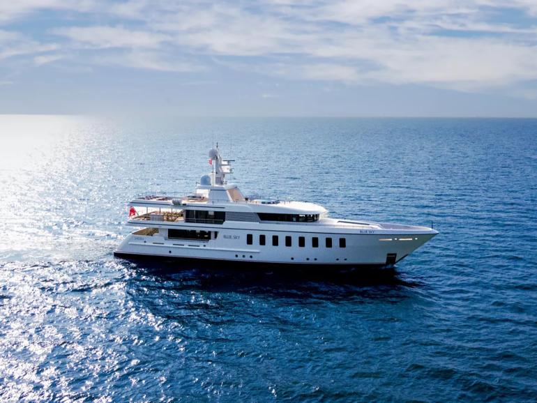 Feadship Van Lent shipyard De Voogt naval architects F45 Vantage Dutch motor yacht Blue Sky for sale