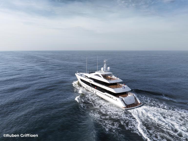 yacht
