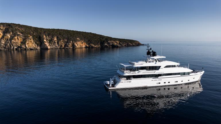 moonen_yachts_yn203_lumiere_in_sardinia_3