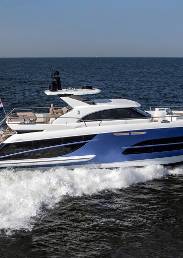 NL19.045 Van der Valk Wim Cor D Rover Design Beachclub 600 Flybridge dutch motor yacht 01
