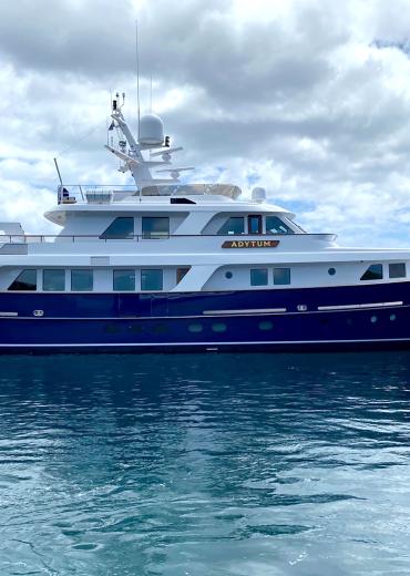 Hakvoort Shipyard De Vries Lentsch custom dutch motor yacht Adytum for sale