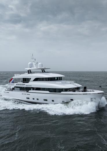 moonen rene van der velden design Martinique dutch motor yacht Moonshine for sale