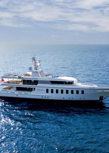Feadship Van Lent shipyard De Voogt naval architects F45 Vantage Dutch motor yacht Blue Sky for sale