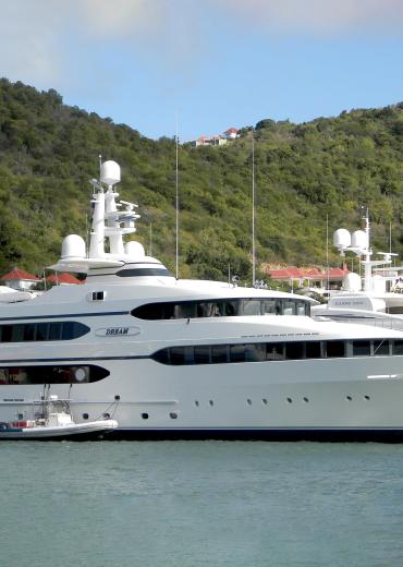 Feadship Van Lent De Voogt Naval Architects custom Dutch motor yacht Amanti for sale