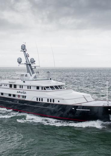 Feadship De Vries de voogt explorer dutch motor yacht Amara for sale