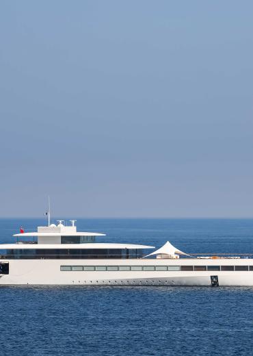  Feadship De Vries Philippe Starck dutch motor yacht 01